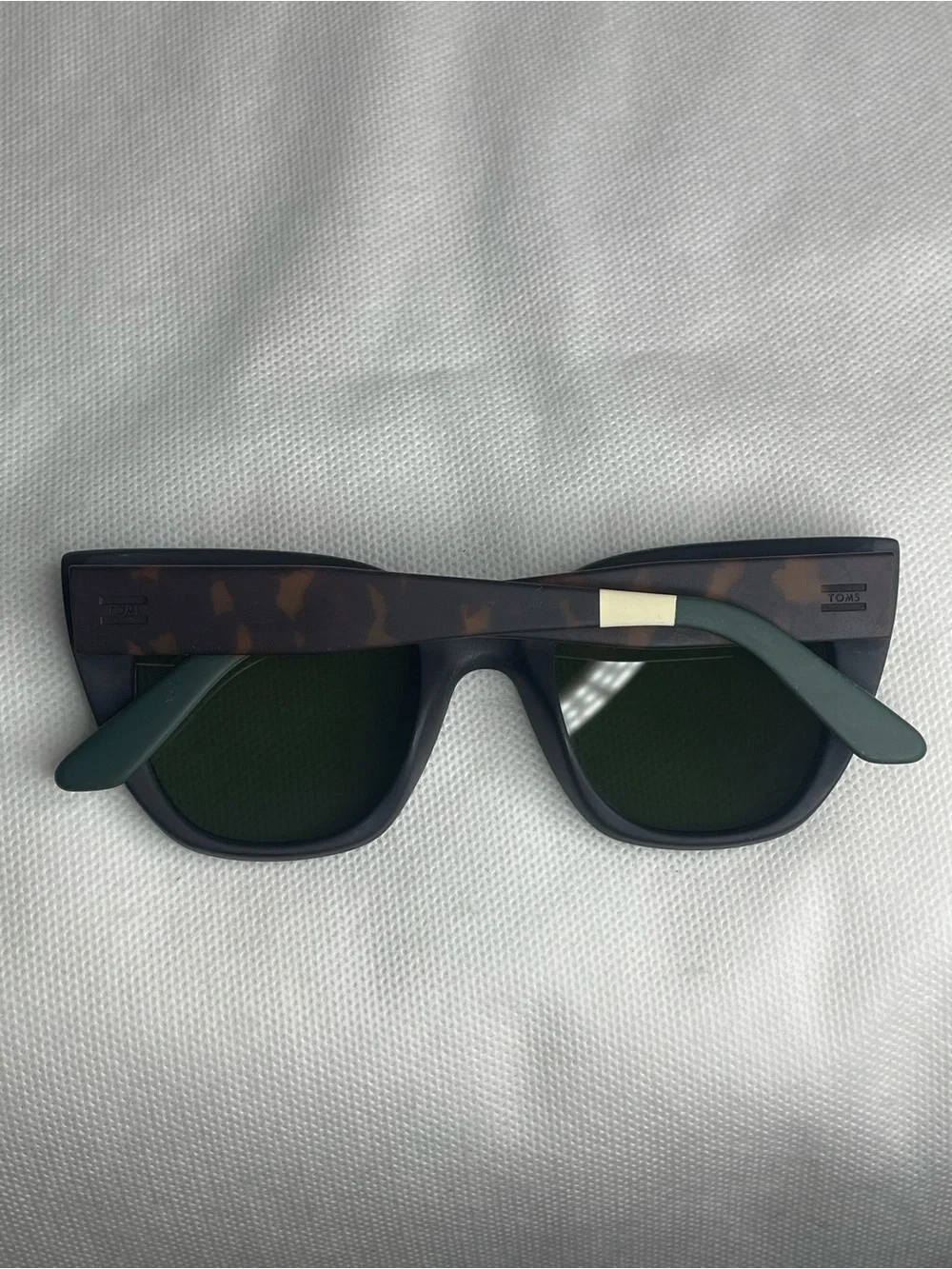 TOMS Sydney Traveler Collection CatEye Sunglasses Tortoise Frame Green Tint Lens